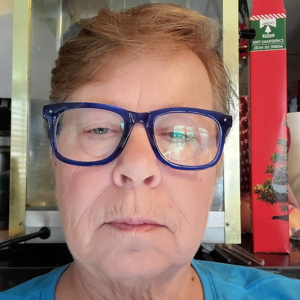 Meet your Posher, Joann